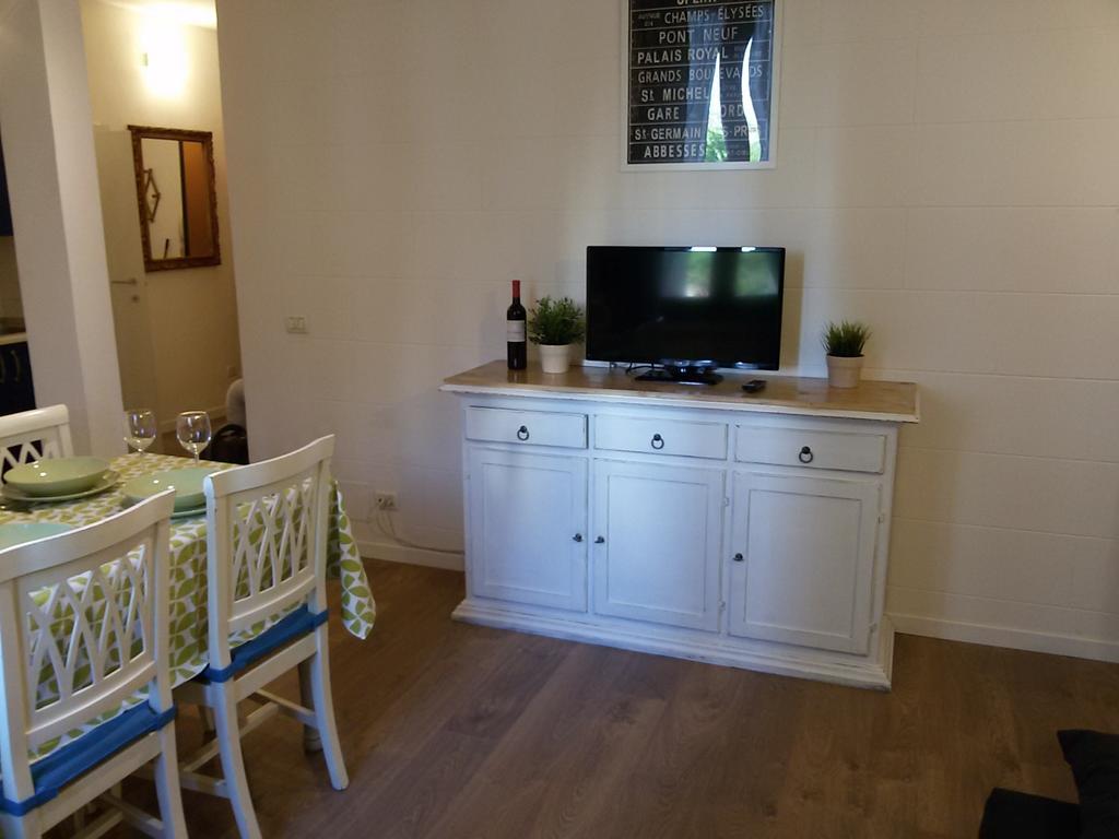 Little Palm Apartment فلورنس الغرفة الصورة